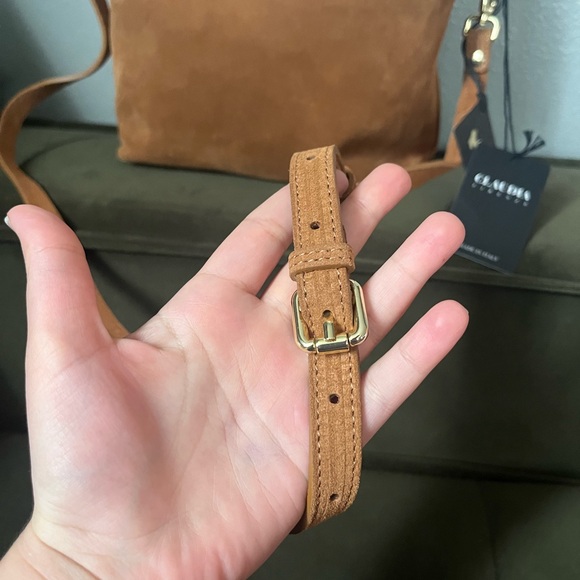 Claudia Firenze Tan Suede Crossbody Bag - Picture 3 of 9